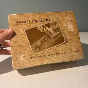 Townsend Metal Fish Skinner Hand Operated Vintage with Box
